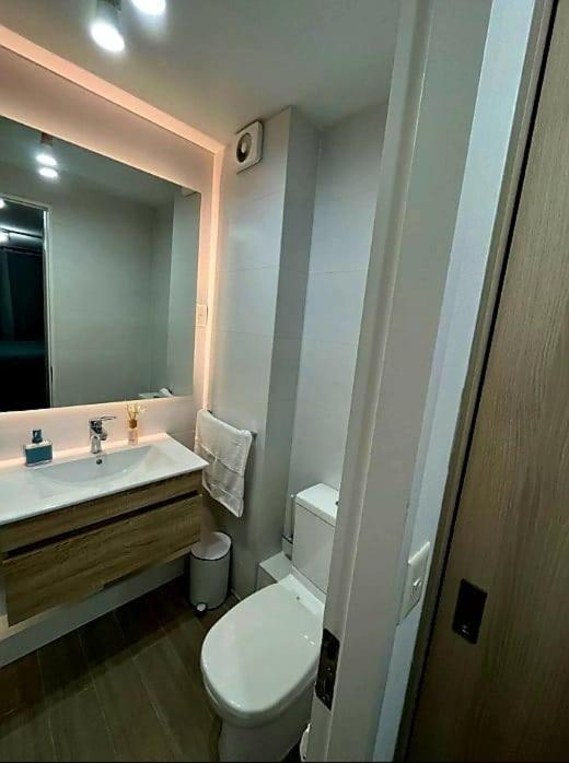 Apartamento Mall Parque Arauco I Lavadora I Wifi I Tv I Aire Acondicionado *
